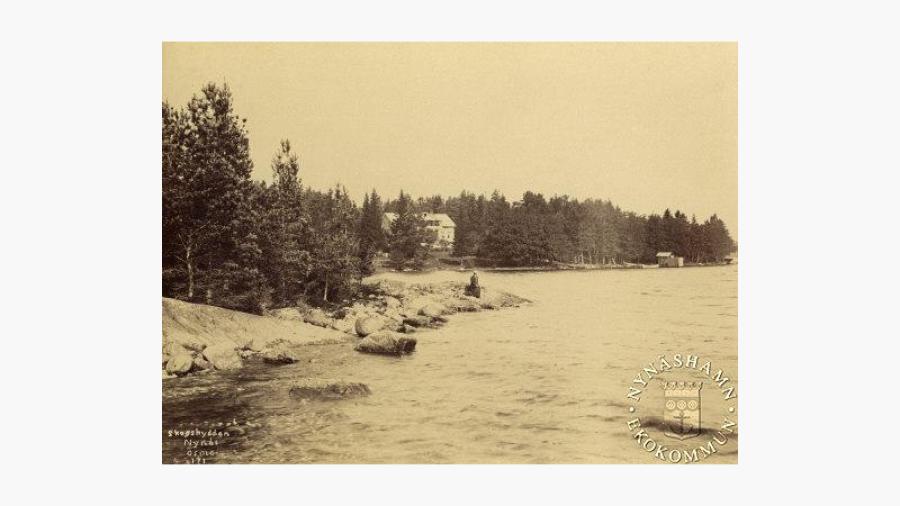 År 1898, huset sett från sjösidan. Foto Okänd