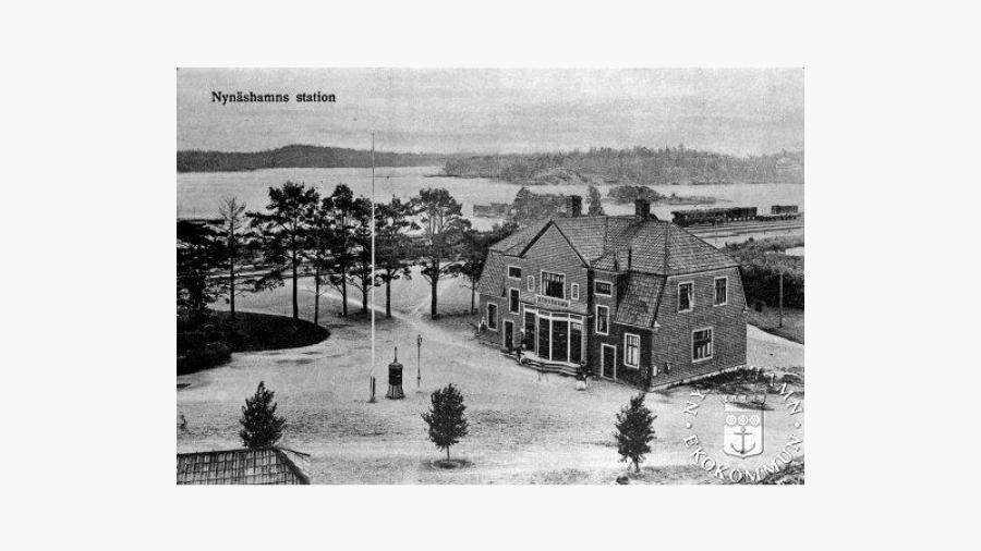 Från 1902. Nynäshamns stationshus. Foto Okänd